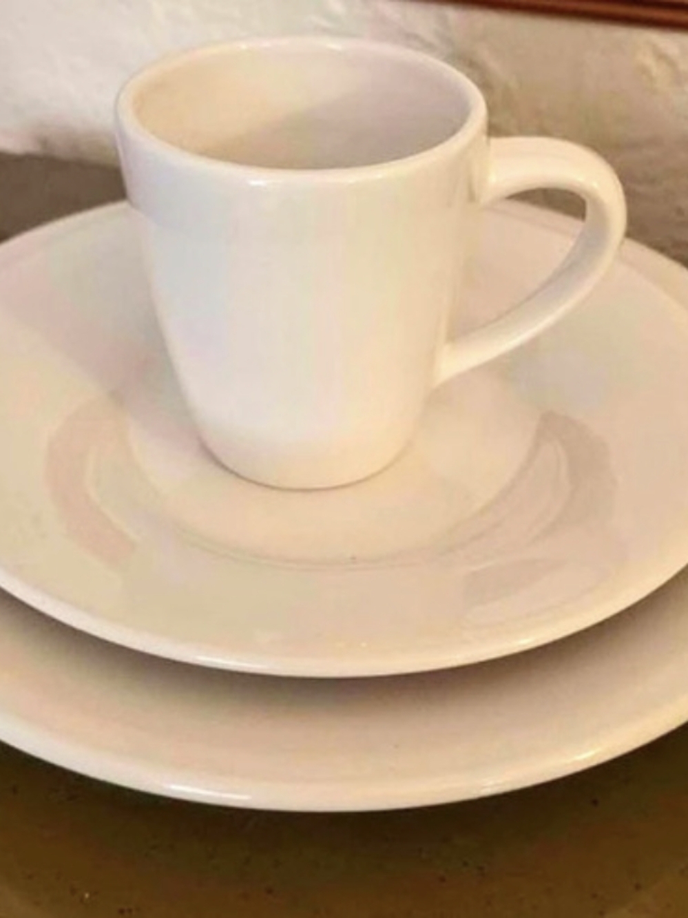 Pottery Barn Sausalito White Dinnerware Set